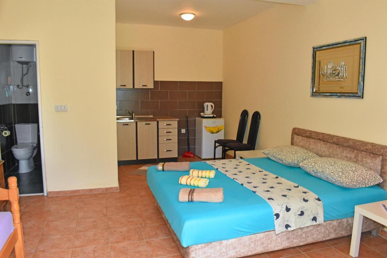 Riverside Apartments Chiara Ulcinj Esterno foto