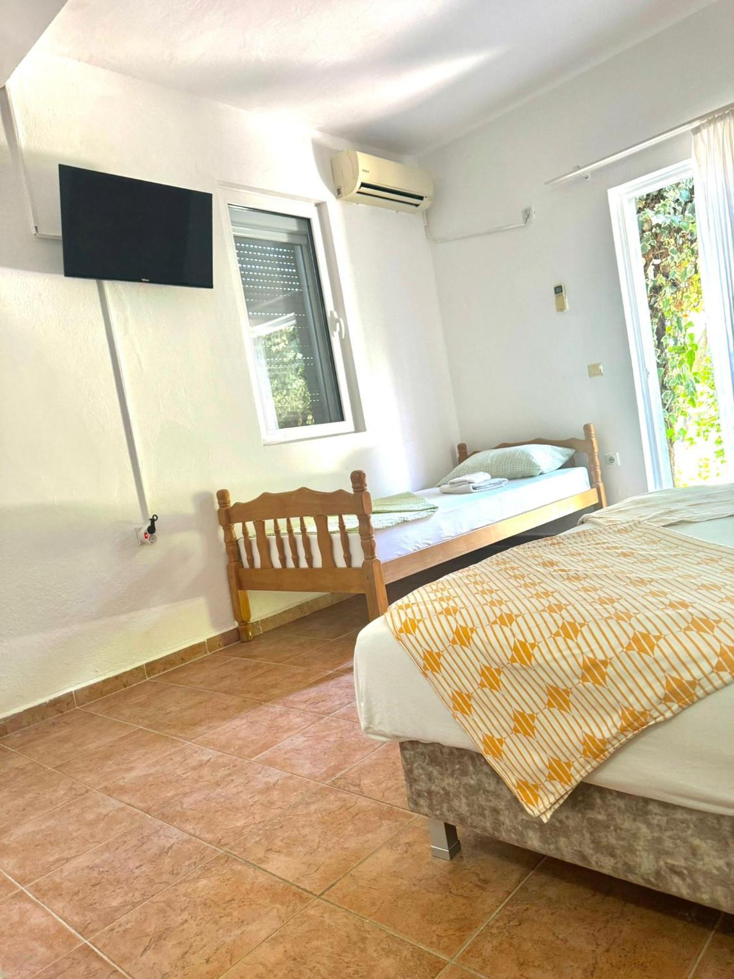 Riverside Apartments Chiara Ulcinj Esterno foto